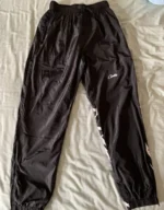 Pantalón Corteiz Jogger Gran Logo Negro (1)